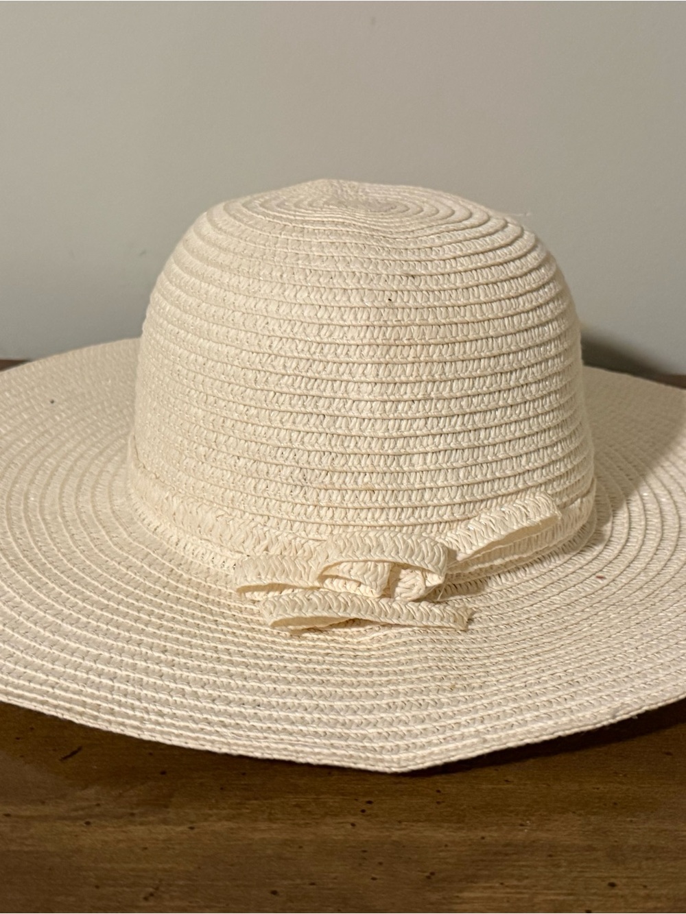 Ladies Cream Wide-Brim Straw Sun Hat with Bow